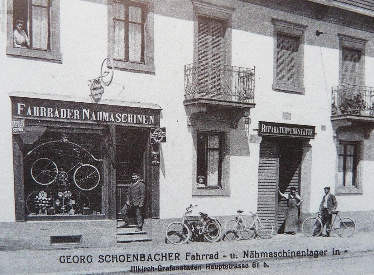 Ancienne Façade du bâtiment du Restaurant Le Bouchon et l'Assiette à Illkirch Graffenstaden, un magasin de vélo